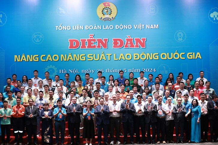 Đại diện NLĐ VNSTEEL tham dự diễn đàn "Nâng cao năng suất lao động quốc gia” năm 2024 do Tổng LĐLĐVN tổ chức