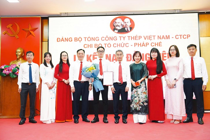 Chi bộ Tổ chức Pháp chế tổ chức Lễ Kết nạp Đảng viên mới