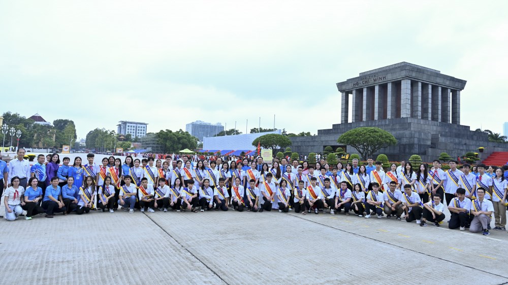 le-van---hoc-sinh-gioi-quoc-gia--niem-tu-hao-cua-the-he-tre_68da30097250d