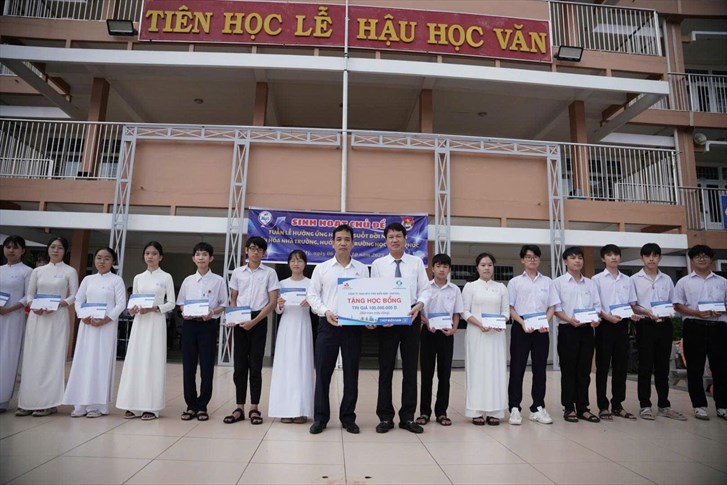 Thép Miền Nam - VNSTEEL tiếp sức ước mơ học đường: Lan tỏa yêu thương, vun đắp tương lai