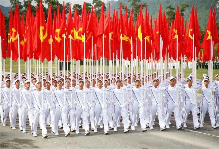 Vững bước dưới cờ Đảng