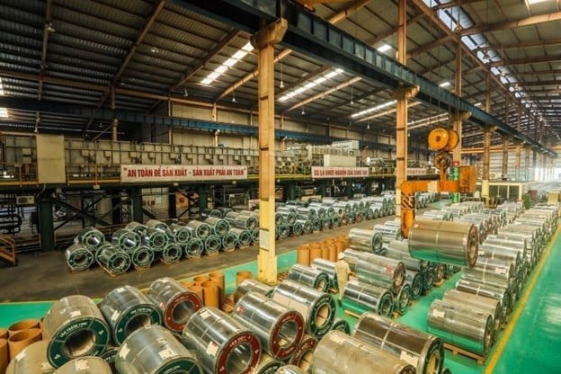 vnsteel-thang-long-thuc-day-san-xuat-xanh-nang-tam-thuong-hieu-nganh-ton-ma-143947_307-144303