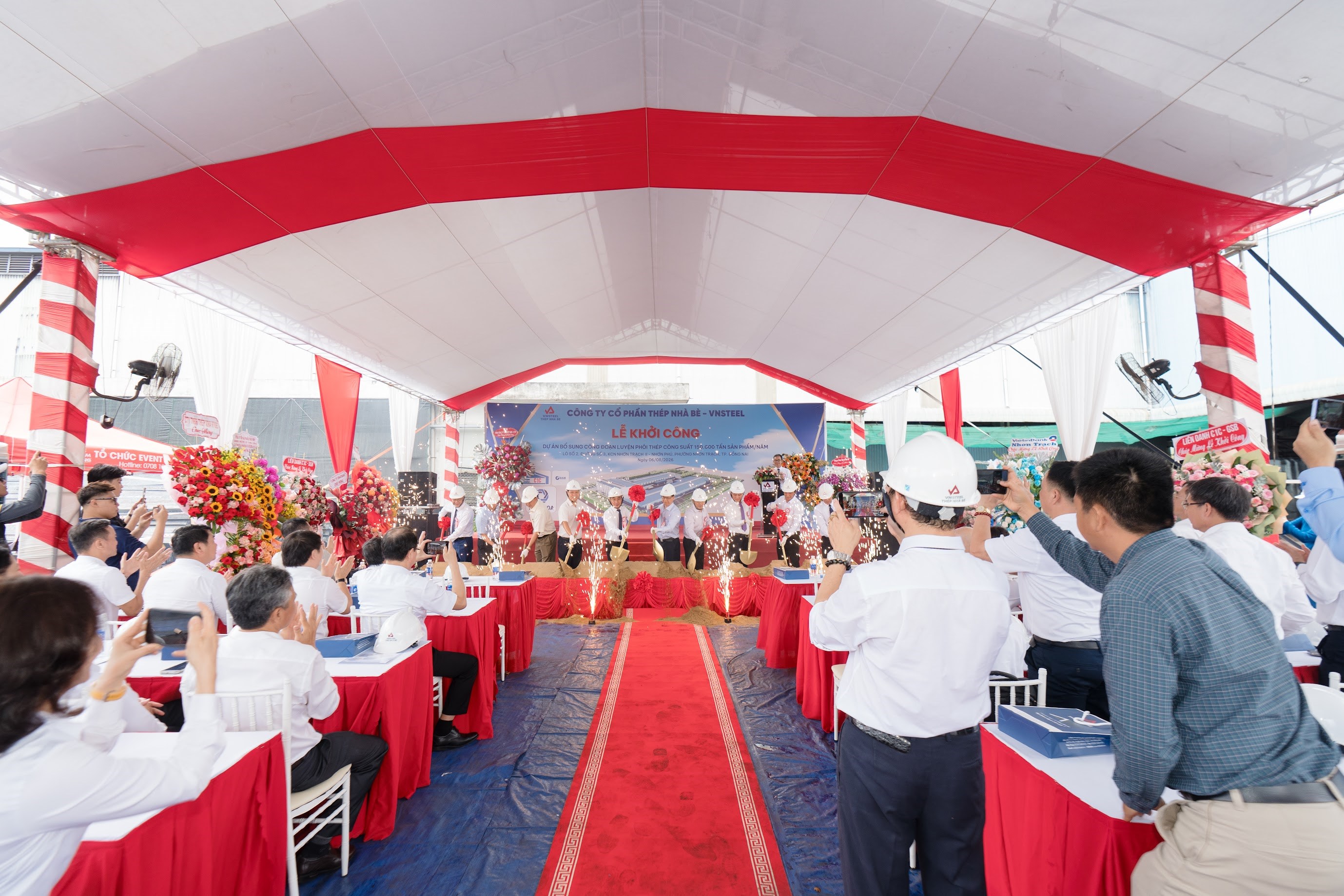 Toàn cảnh